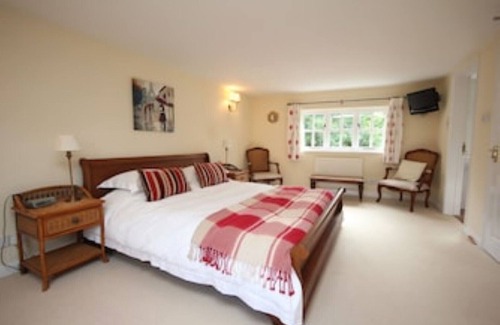 Crediton House | Luxury 5* Devon Cottage surrounded by beautiful views