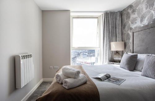 Cathedral Quarter Apartment | Luxury 5* Heart of The City, Fabulous Views