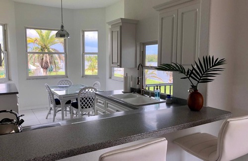 Homosassa House | Luxury 5 Star Rated Homosassa Home. Prime location, ultra-clean, well designed
