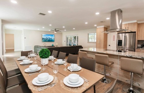 Dania Beach Villa | Luxury 5 Villa Heated Pool near Beach & Casino