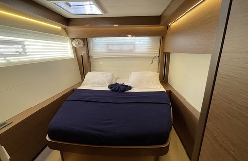 Hannah Boat Rental | Luxury 50 ft Yacht! Wake up on a different island every morning