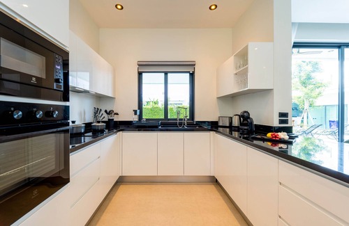 Hua Hin Villa | Luxury 6 Bed Private Pool Villa - LLW