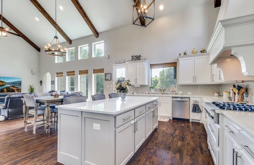 Highland Village House | Luxury 6B/5.5B Family Home, Pet-Friendly, Lake Lover, Game Lover. Health focused