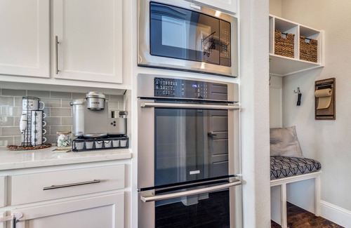 Highland Village House | Luxury 6B/5.5B Family Home, Pet-Friendly, Lake Lover, Game Lover. Health focused