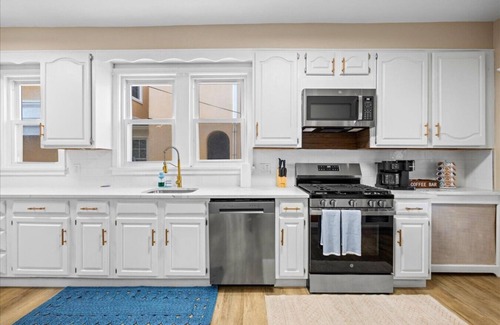 Atlantic City Apartment | Luxury 6BR Beach Home, Sleeps 16 – 1.5 Blks to Beach