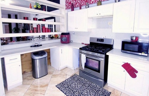 Eastwood Park Villa | Luxury 6BR Central In Halfway Tree @Kingston Manor