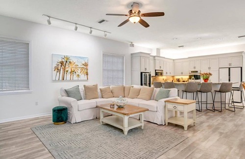 Siesta Key House | Luxury 6BR Retreat with Beach Access