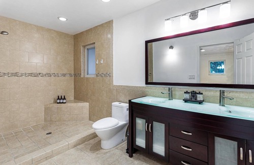 El Portal House | Luxury 6BR Villa w/Private Pool, Billiards, Volleyball & More