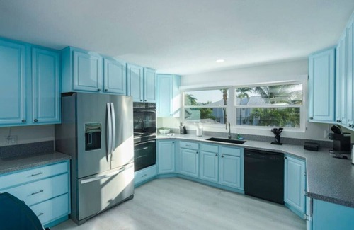Fort Pierce House | Luxury 6BR Waterfront Retreat with Pool!