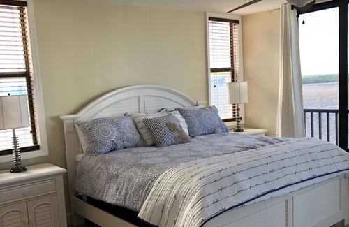 Punta Rassa Condo | Luxury 6th Floor Waterfront Condo Overlooking Sanibel Island ~ Epic Sunsets