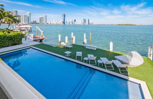Venetian Islands Villa | Luxury 8BR Waterfront Villa w/Pool & Skyline Views