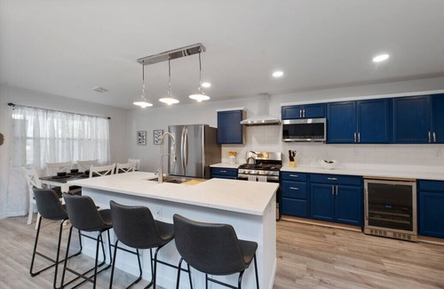 S Y Jackson House | Luxury Adobe Townhouse w/Complimentary Breakfast
