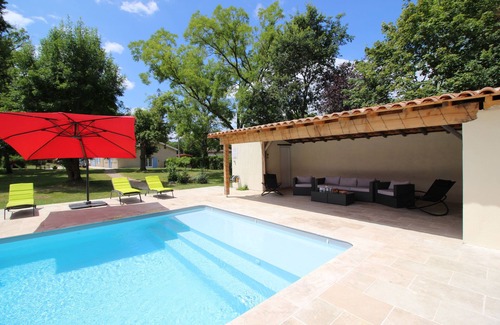 Serres-et-Montguyard House | Luxury Air Conditioned + Heated Pool 4 bed 4 bath Village House in the Dordogne