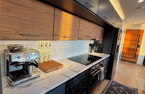 Alki House | Luxury Alki house with Hot Tub on Rooftop Deck and Views