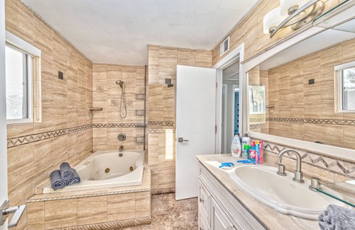 Spanish Oaks Villa | Luxury and exclusive villa 2 miles from the strip