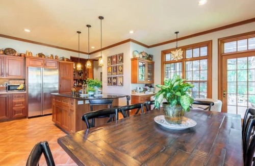 Central Gardens House | Luxury and Old World Charm in Historic Midtownnn