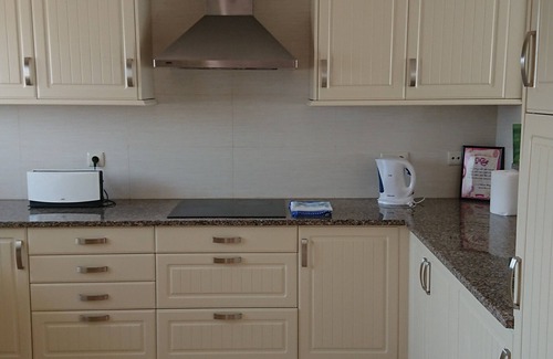 Budens Villa | Luxury and Spacious 3 Bed end of terrace Linked Villa with large pool