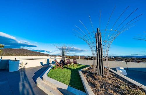 Braddon Apartment | Luxury and Stylish Apt on NB Ave