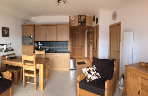 Bisanne 1500 Apartment | Luxury apartment at the foot of the slopes-swimming pool-garage