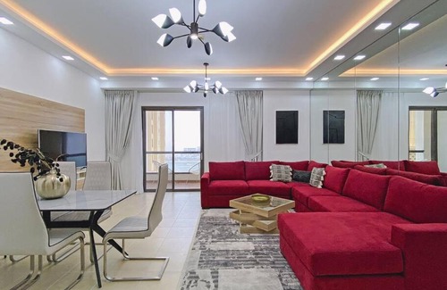 Jumeira 3 Apartment | Luxury Apartment 2 Mins Walk from Sea