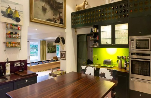 South Richmond House | Luxury Apartment 6 Guests Wifi