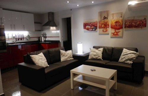 Torre del Mar Apartment | Luxury apartment with stunning sea views very close to the beach (WLAN Smart TV)