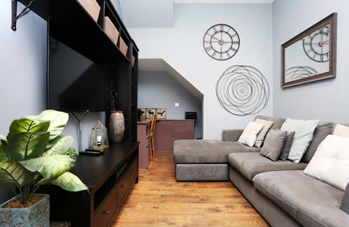 Bonnington Apartment | Luxury Apartment Near Royal Botanic Garden