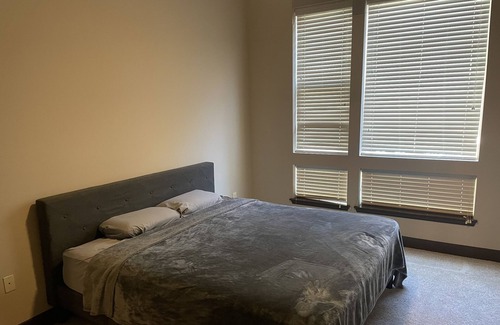 Warner Center Apartment | Luxury apartment getaway