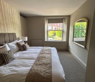 Sheffield Apartment | Luxury Apartment - Great Location