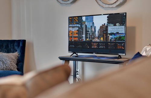 Church Street Apartment | Luxury Apartment Home minutes away from Airport