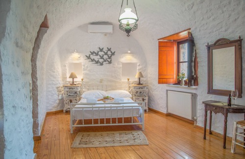Areopoli Villa | Luxury Apartment, House with character