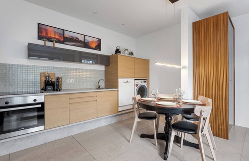 Downtown Apartment | Luxury apartment in central Reykjavik 2 bedroom and 2 bathrooms, keyless entry