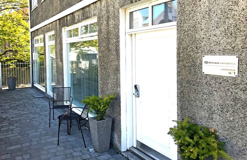 Downtown Apartment | Luxury apartment in central Reykjavik 2 bedroom and 2 bathrooms, keyless entry
