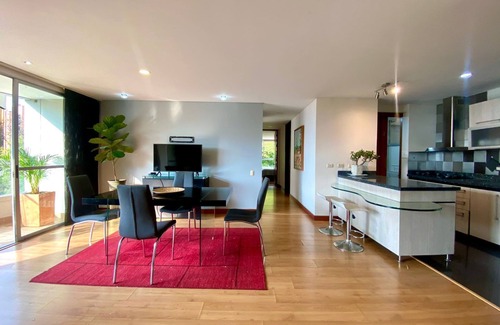 Patio Bonito Apartment | Luxury Apartment in El Poblado