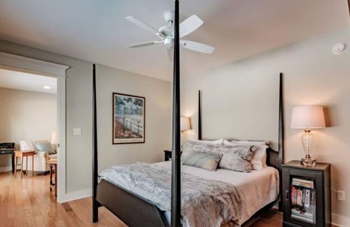 Cumberland Foreside House | Luxury apartment in Exclusive Waterfront Neighborhood