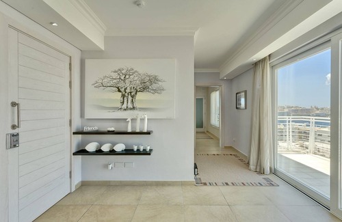 Sliema Apartment | Luxury Apartment inc Pool & Views