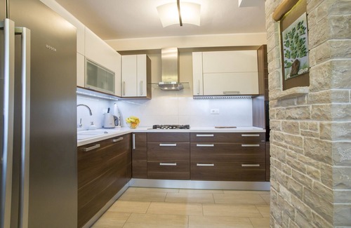 Veruda Apartment | Luxury apartment is perfectly located for families and young people near beachs!