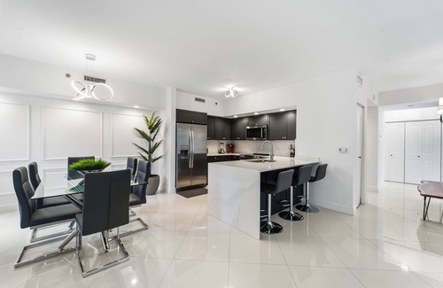 Aventura Condo | Luxury apartment near the beach