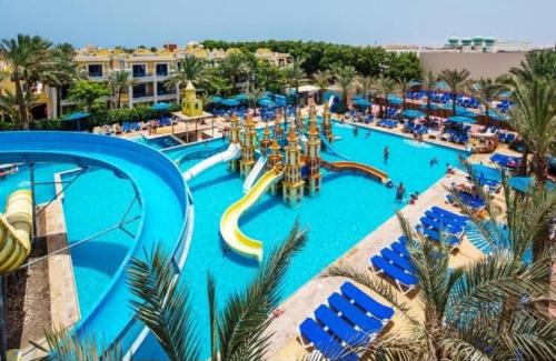 Village Road Ski Chalet | Luxury Apartment one bedroom at Mirage bay Resort & Aqua bark