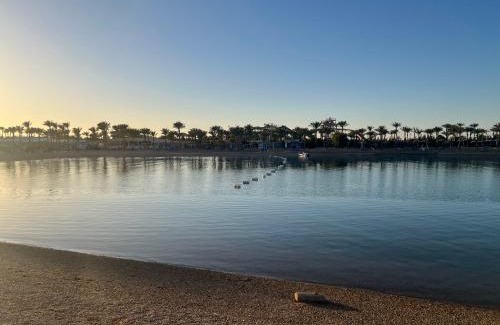 Village Road Ski Chalet | Luxury Apartment one bedroom at Mirage bay Resort & Aqua bark