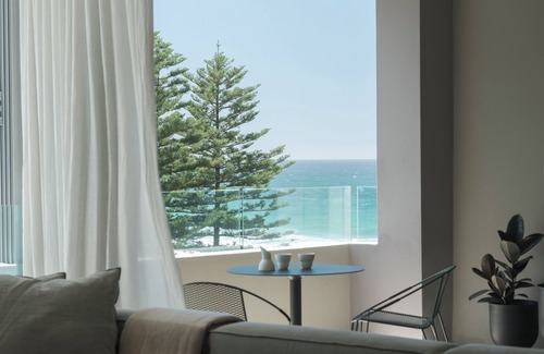 Bronte Apartment | Luxury Apartment with Bronte Beach Views