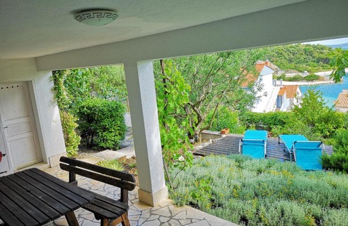 Okrug Donji Apartment | Luxury apartment with own terrace and sea view