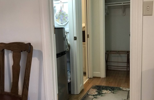 Roanoke House | Luxury Apartment with private entrance in Deerwoods