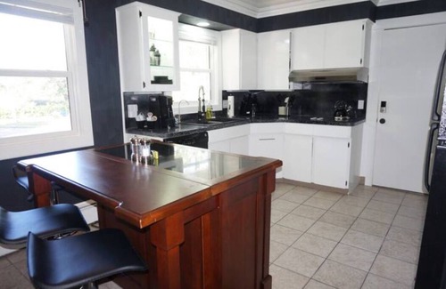 Kalamazoo Apartment | Luxury Apartment with Patio