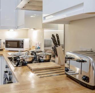 Maidenhead Apartment | Luxury Apartments 2 Bedrooms Central Maidenhead