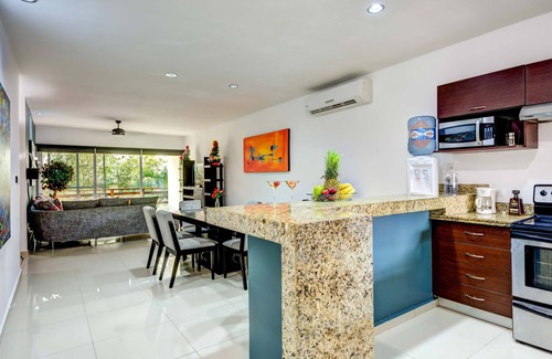 Tohoku Apartment | Luxury Apt A Few Steps From The Beach & 5th Ave