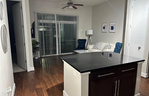 Memorial Apartment | Luxury apt in perfect location