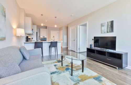 Seaport District Apartment | Luxury Apt In Seaport Walk to Restaurants