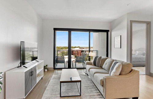 Home Park Apartment | Luxury Apt in West Midtown