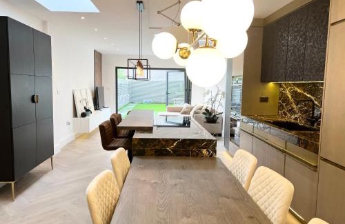 Littlehampton House | Luxury Architect Designed Town House Near Beach